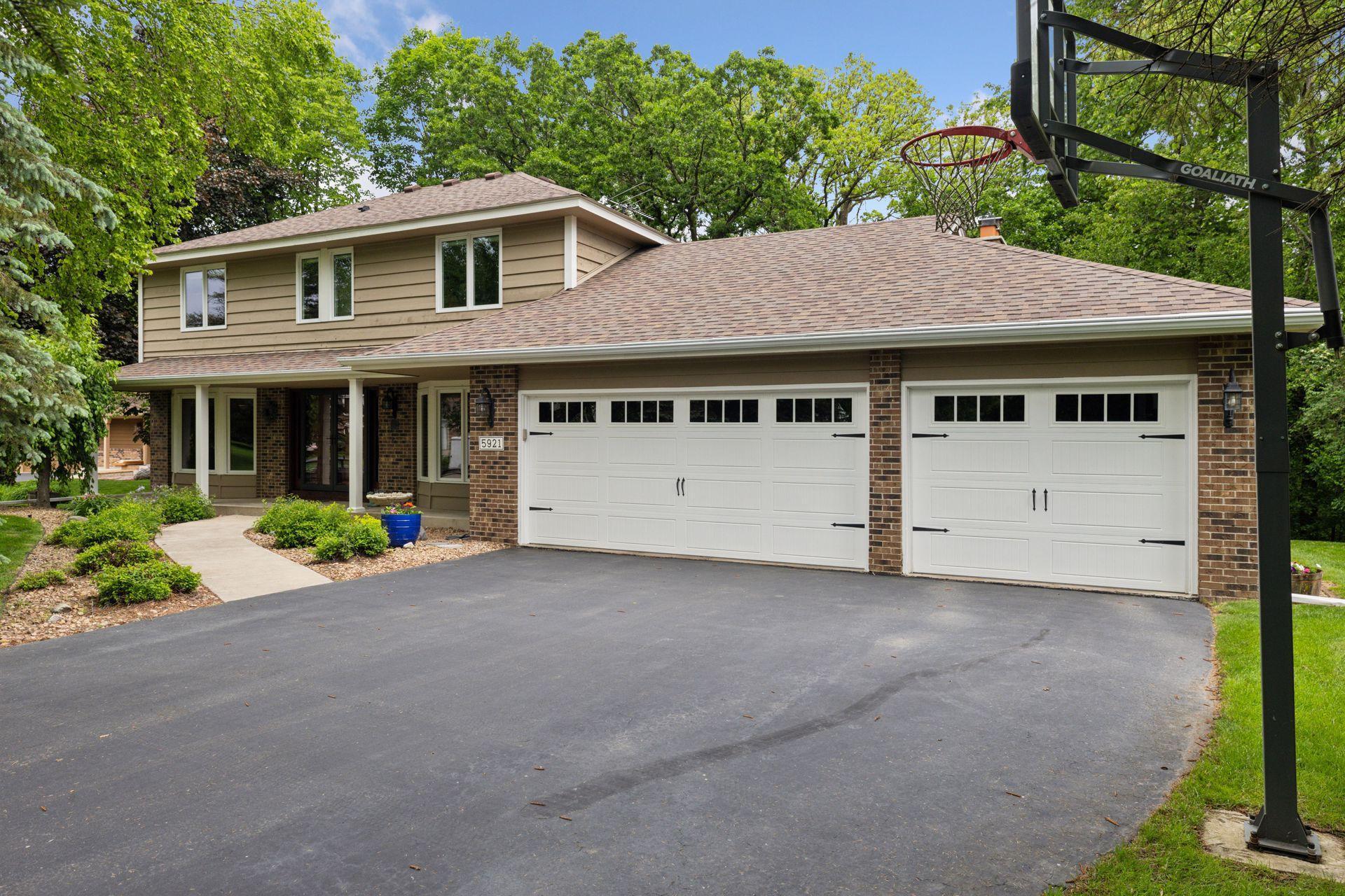 5921 Creek Point