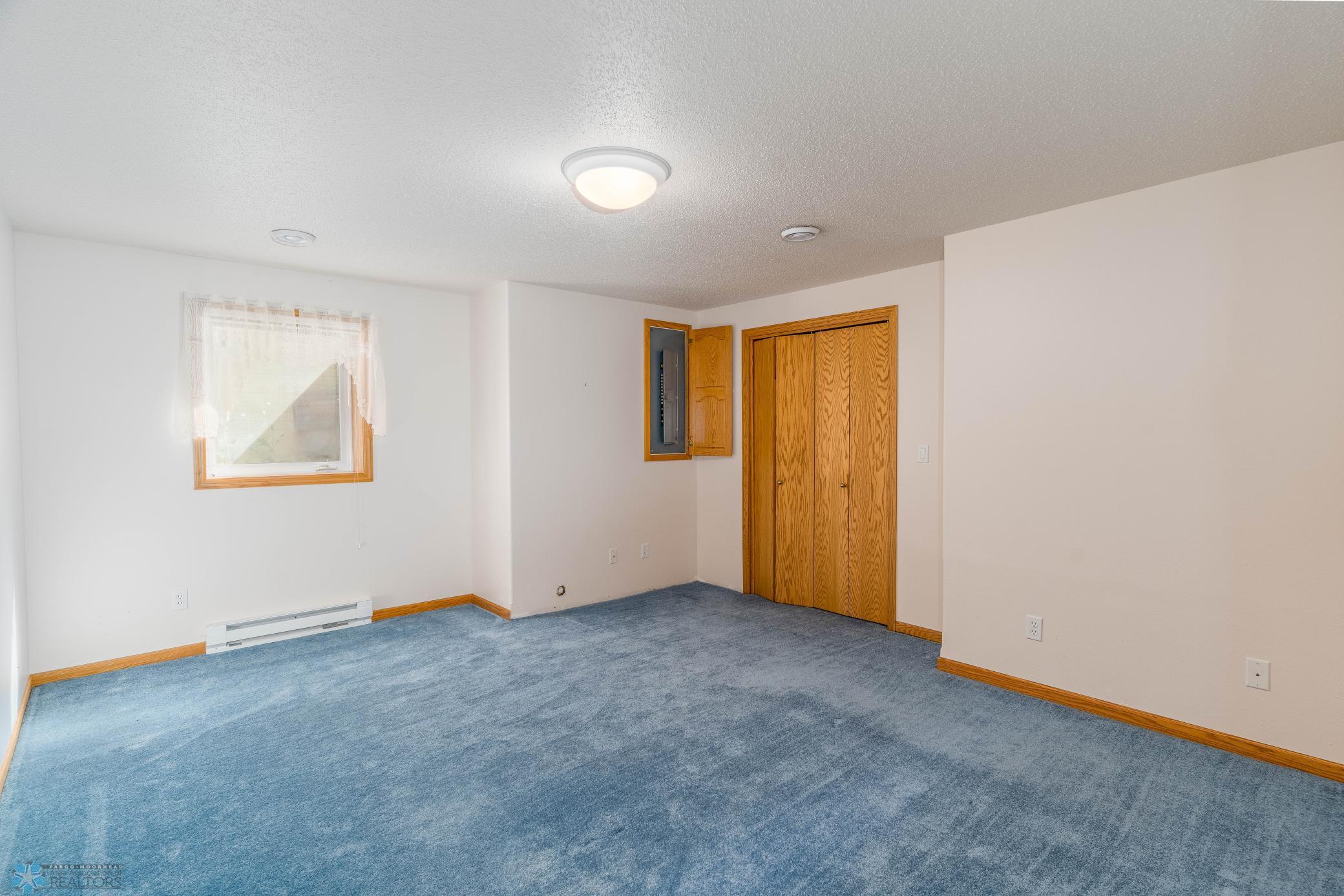 Moorhead, Minnesota 56560, United States, 3 Bedrooms Bedrooms, ,2 BathroomsBathrooms,Residential,Active,257230