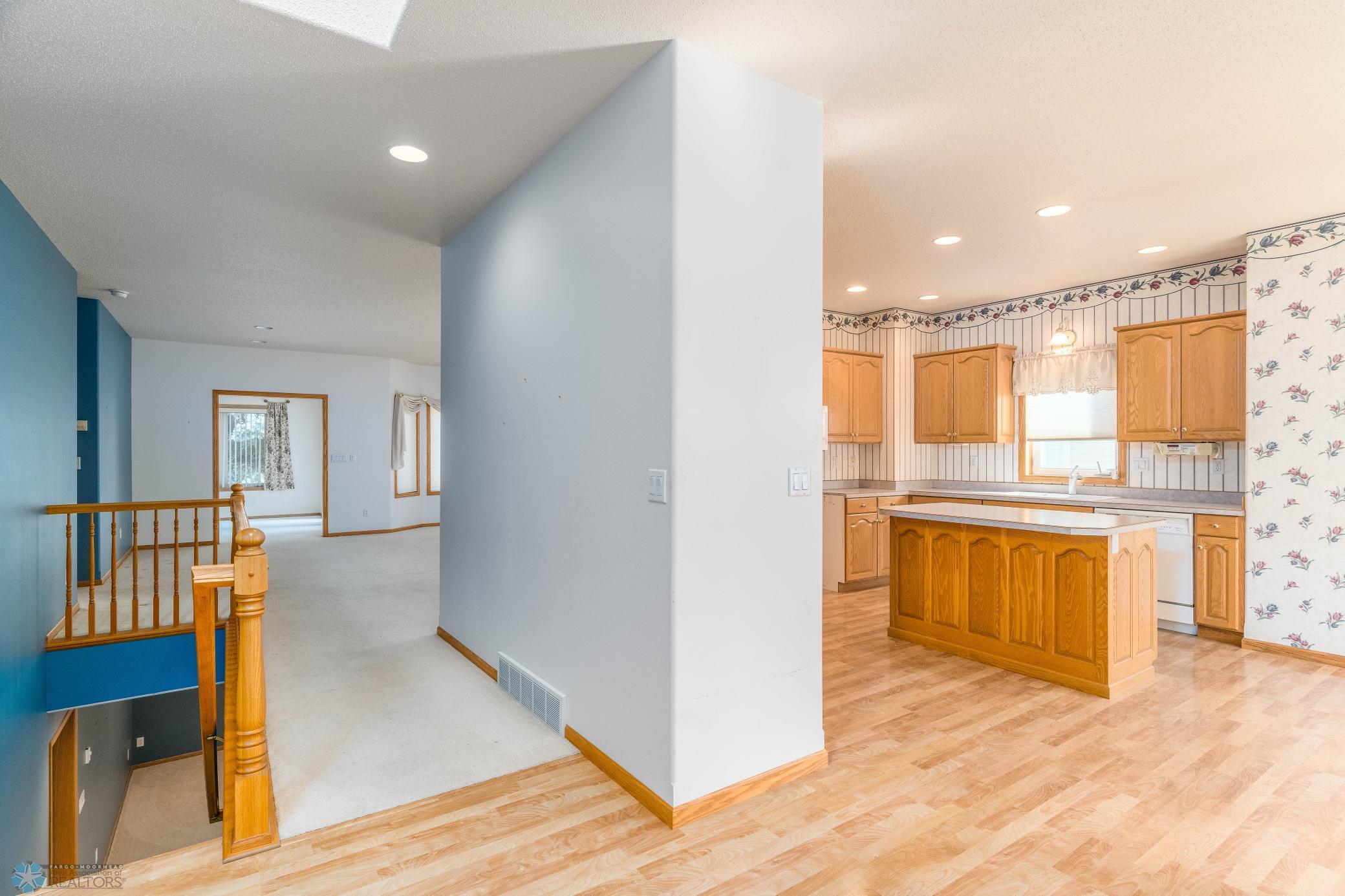 Moorhead, Minnesota 56560, United States, 3 Bedrooms Bedrooms, ,2 BathroomsBathrooms,Residential,Active,257230