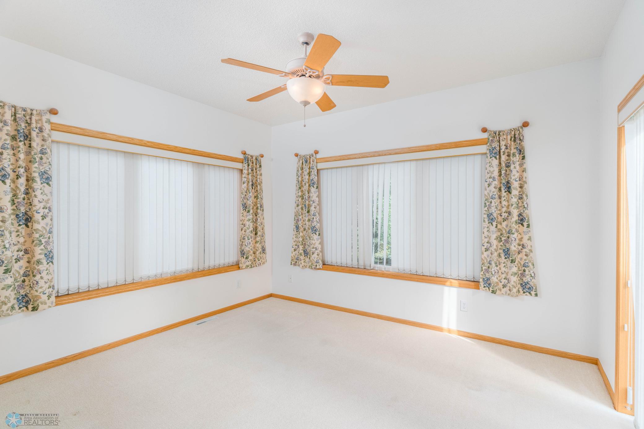 Moorhead, Minnesota 56560, United States, 3 Bedrooms Bedrooms, ,2 BathroomsBathrooms,Residential,Active,257230