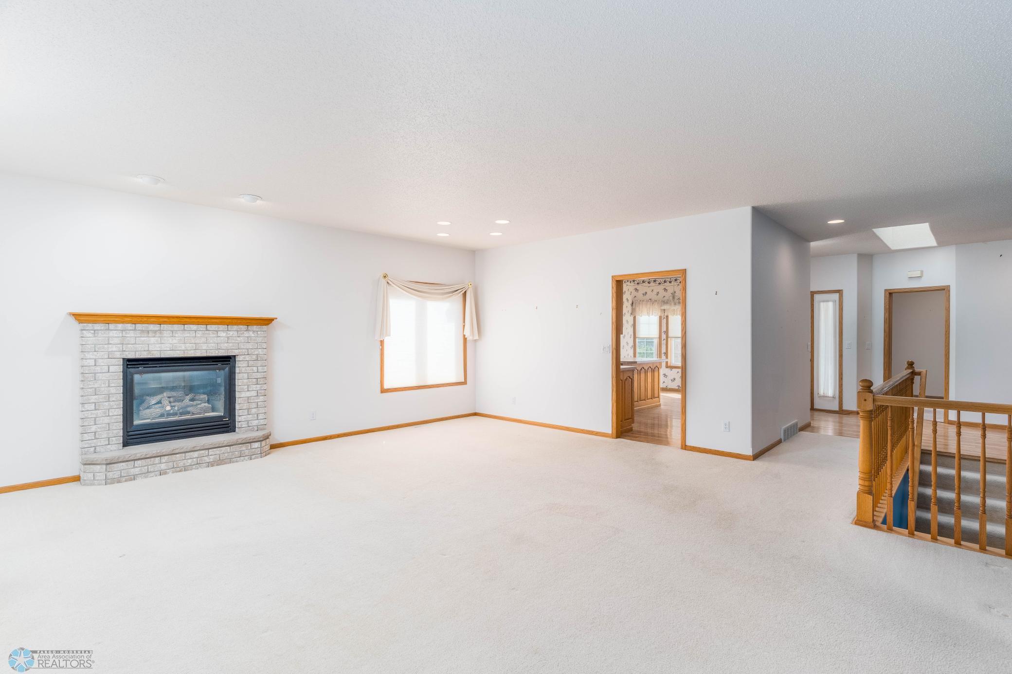 Moorhead, Minnesota 56560, United States, 3 Bedrooms Bedrooms, ,2 BathroomsBathrooms,Residential,Active,257230