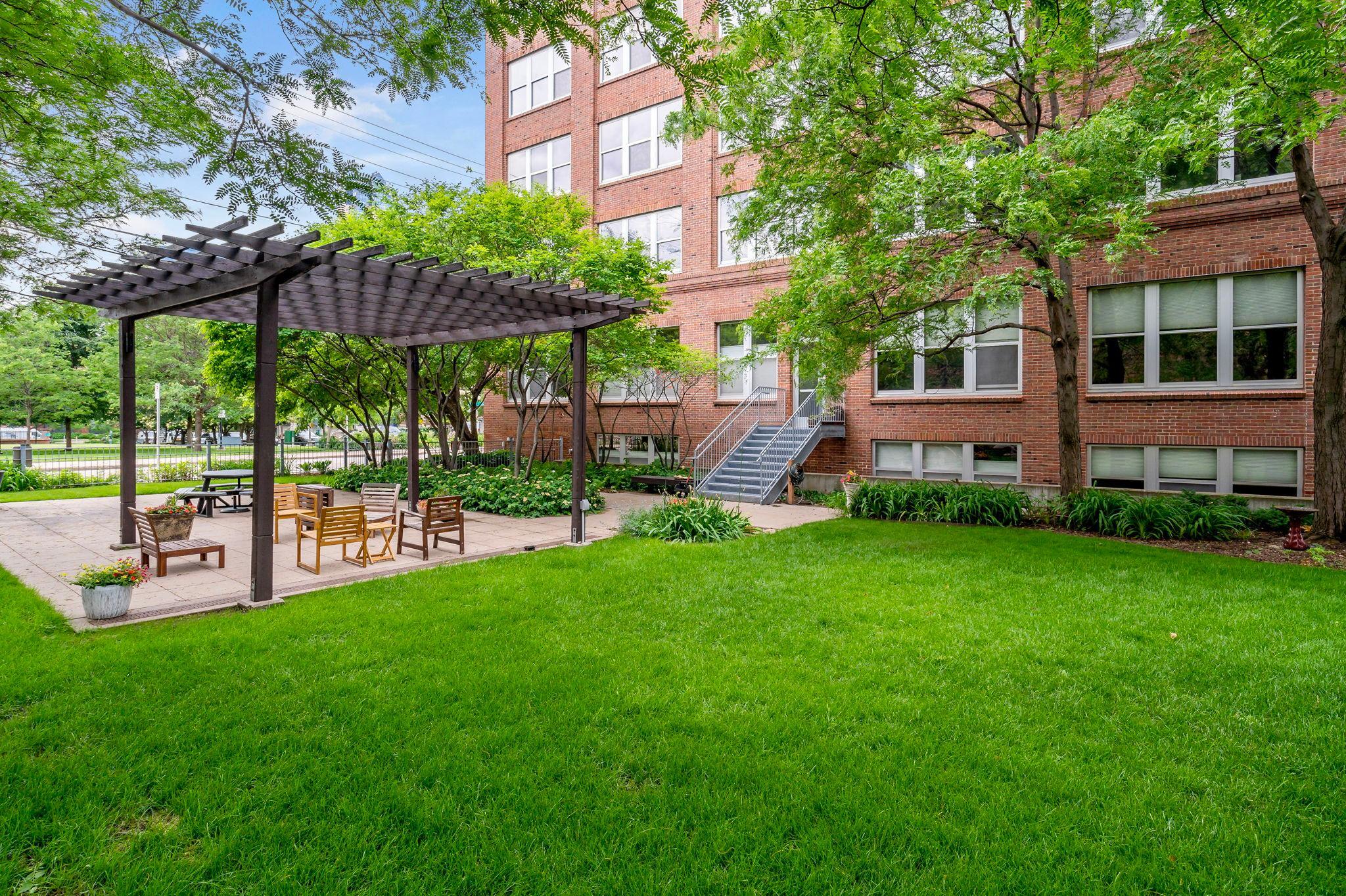 225 9th Street E 205