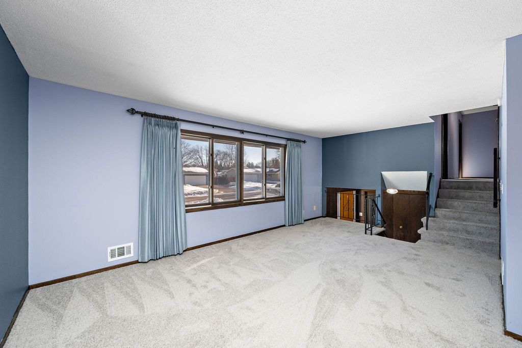 Photo of 4221 Edgemont Street, Vadnais Heights, MN 55127 (MLS # 7005993)