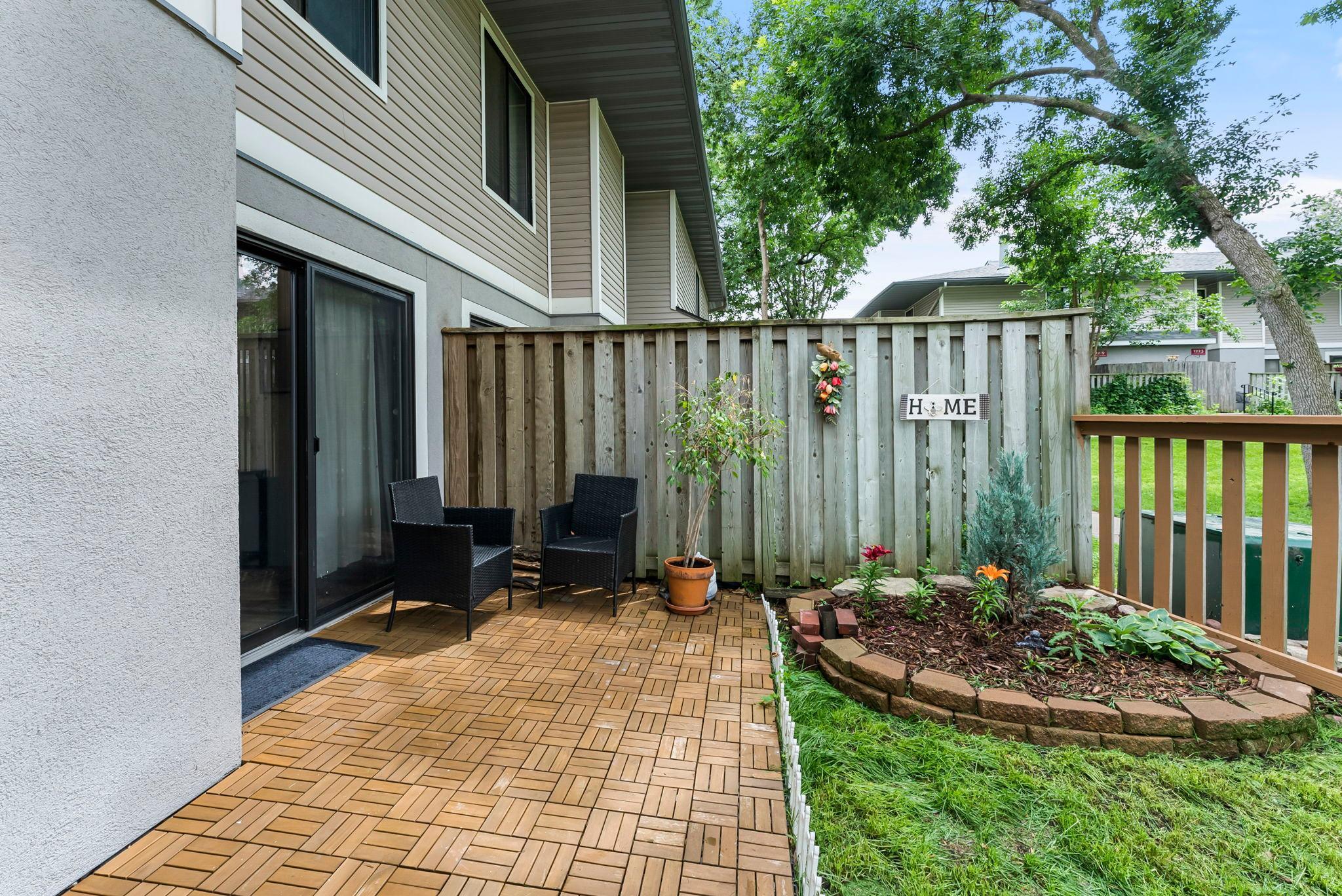 1158 Landmark Trail N