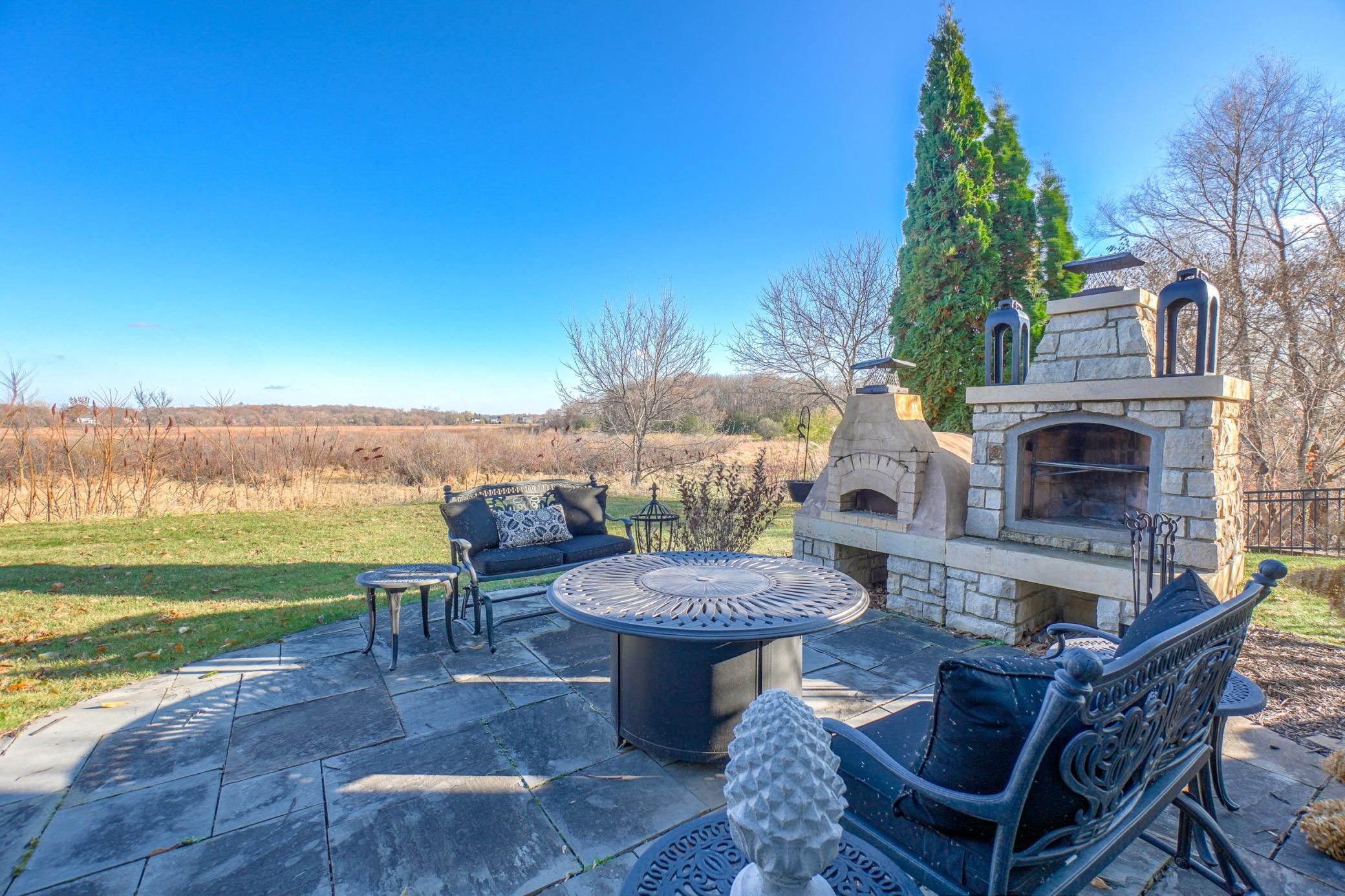4544 Bluebell Trail N