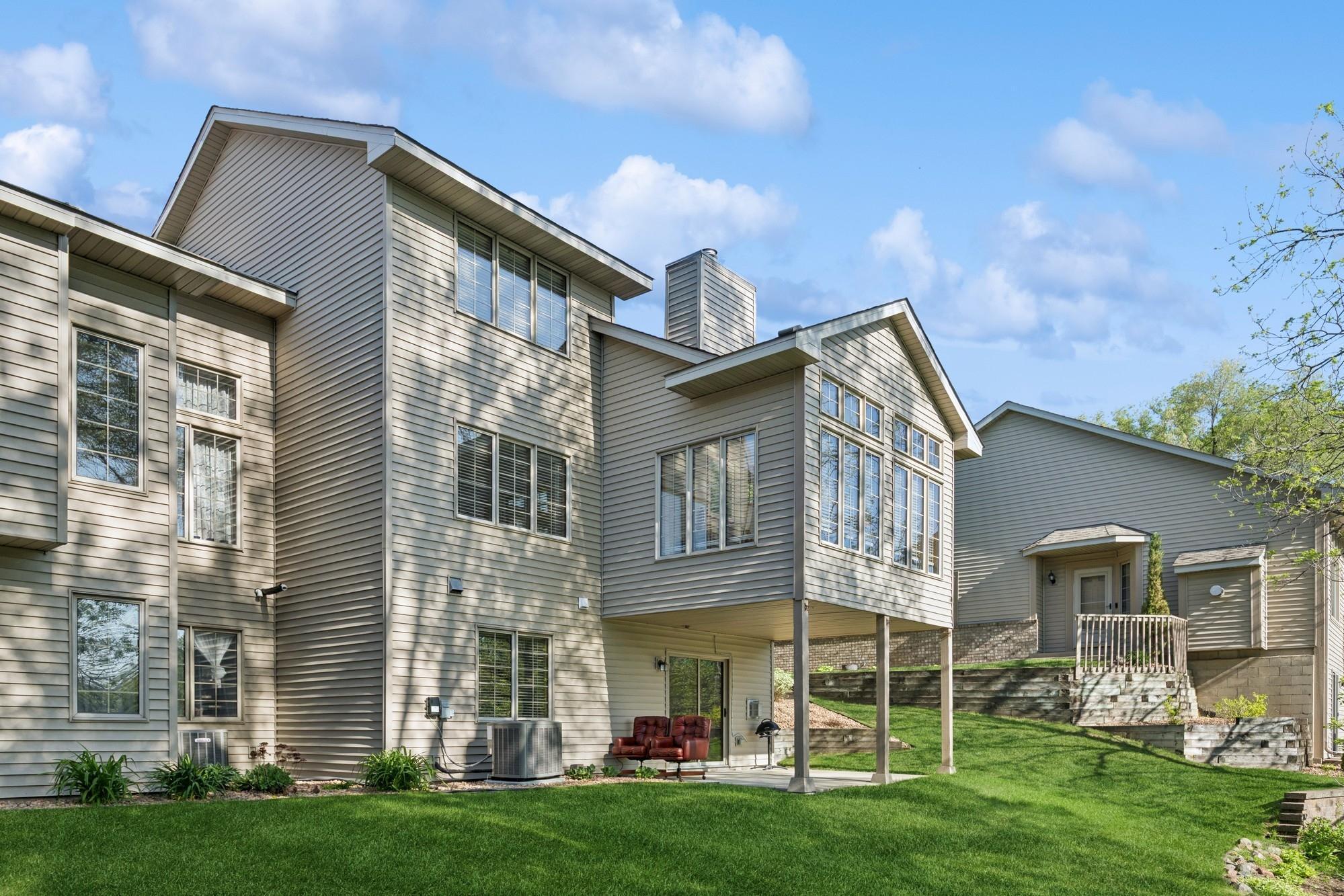 3662 Pond View Point