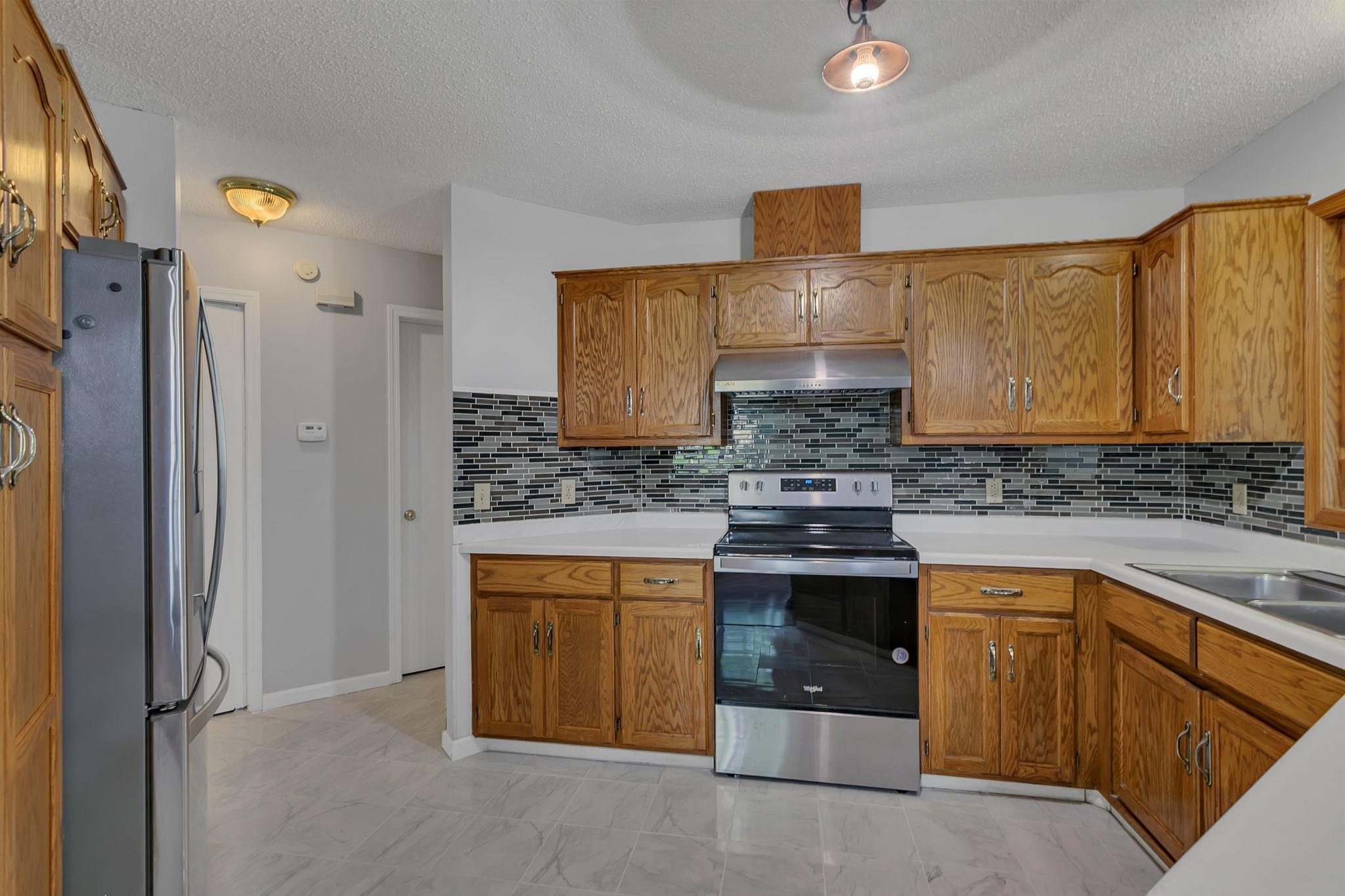 1403 33rd Avenue N 23