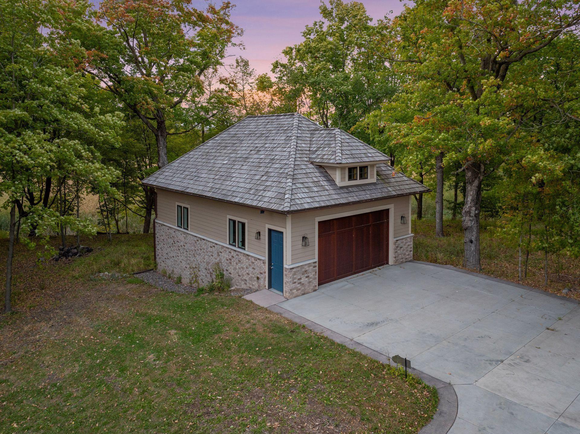 1225 Oakview Road