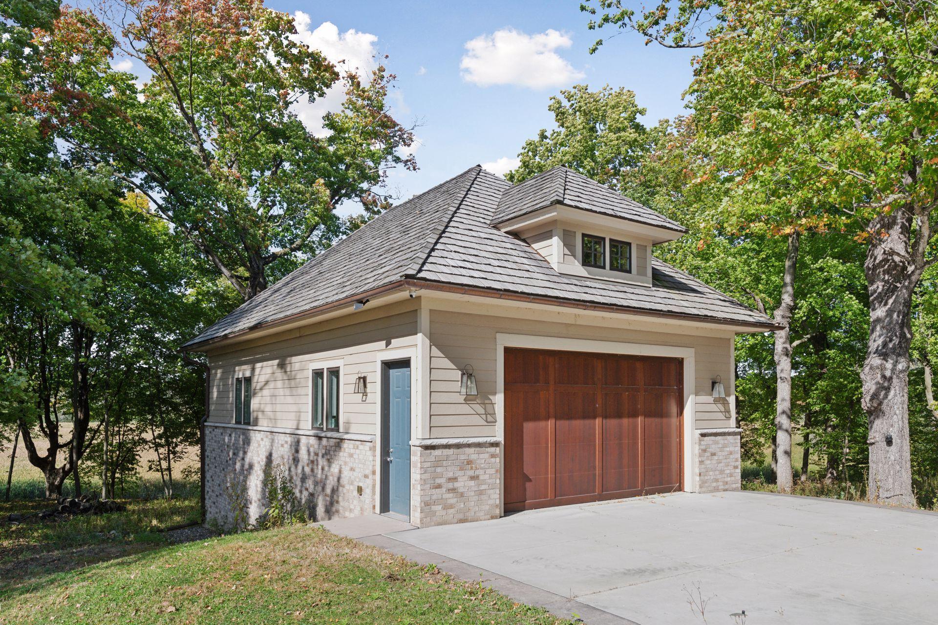 1225 Oakview Road