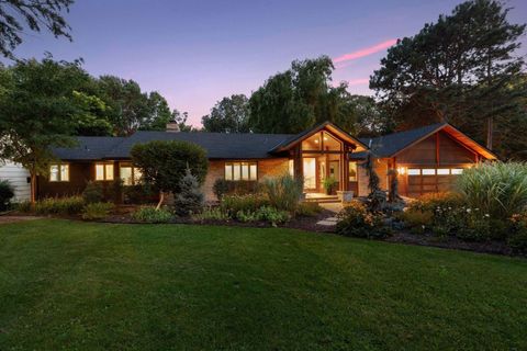 2018 Lower Saint Dennis Road Saint Paul MN 55116