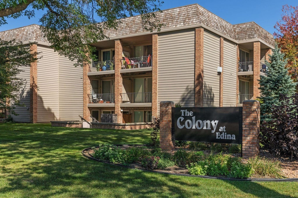 Photo of 6423 Colony Way #1B, Edina, MN 55435 (MLS # 7143698)