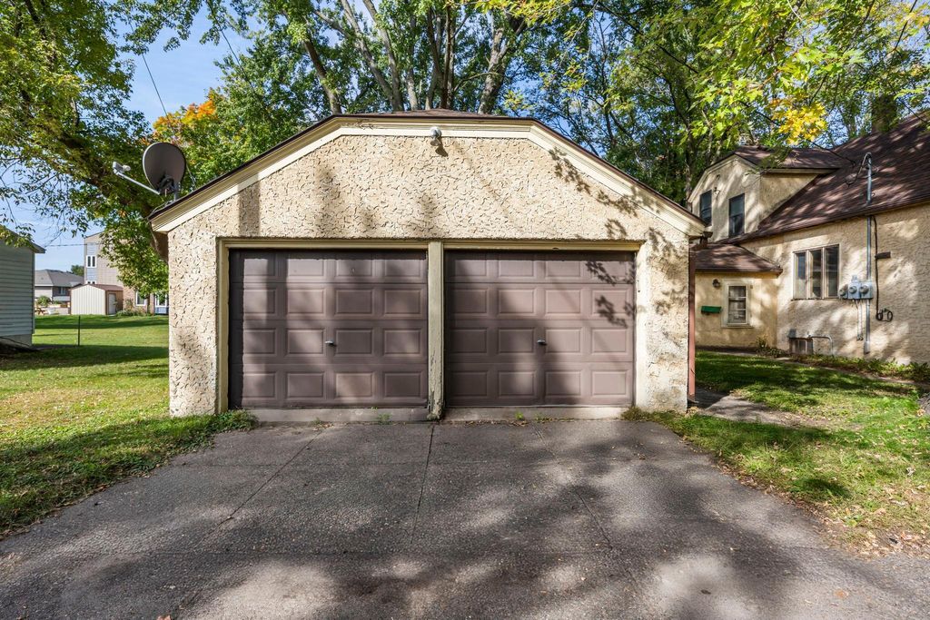 Photo of 401 Central Drive W, Braham, MN 55006 (MLS # 6780138)