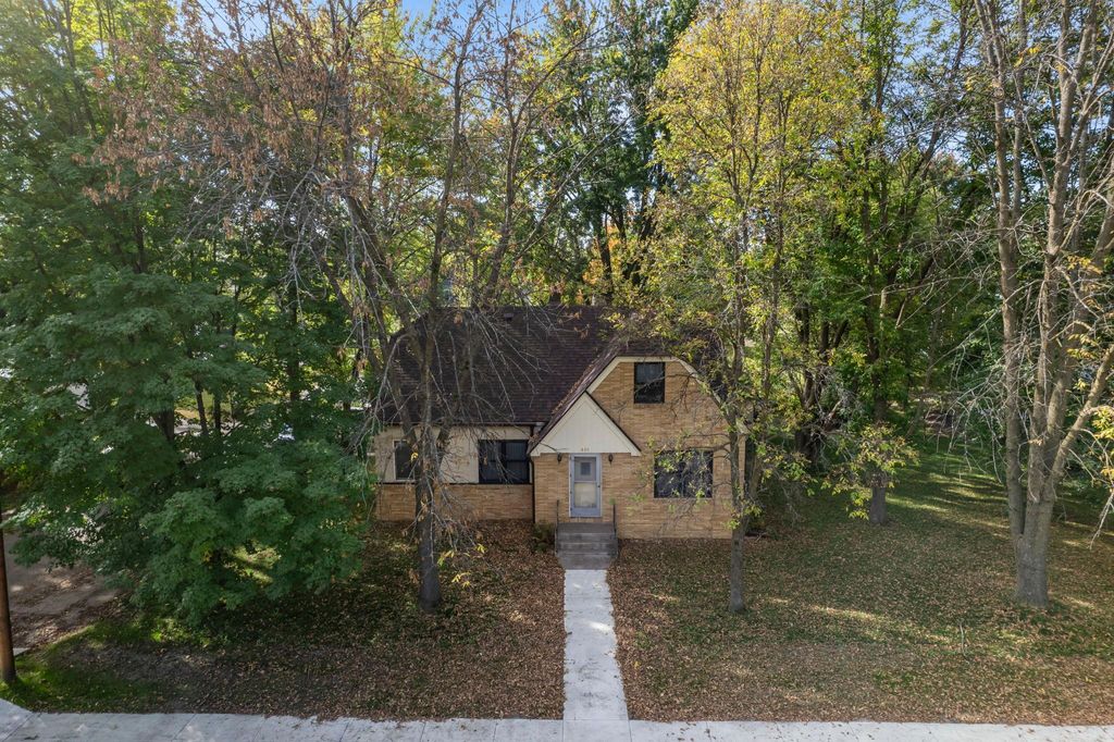 Photo of 401 Central Drive W, Braham, MN 55006 (MLS # 6780138)