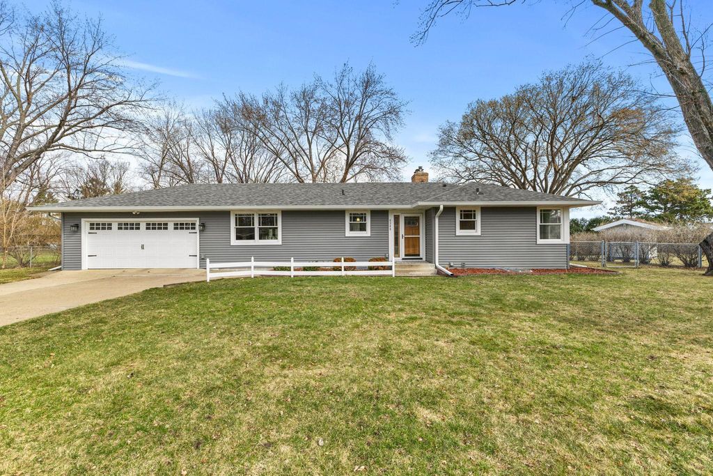 Photo of 5300 Saint Croix Avenue N, Golden Valley, MN 55422 (MLS # 7055376)