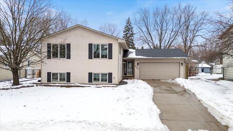 2480 Shryer Avenue E North Saint Paul MN 55109
