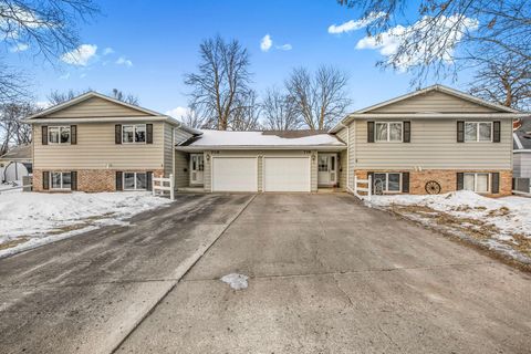 Photo of 726 Hassan Street SE, Hutchinson, MN 55350 (MLS # 6772495)