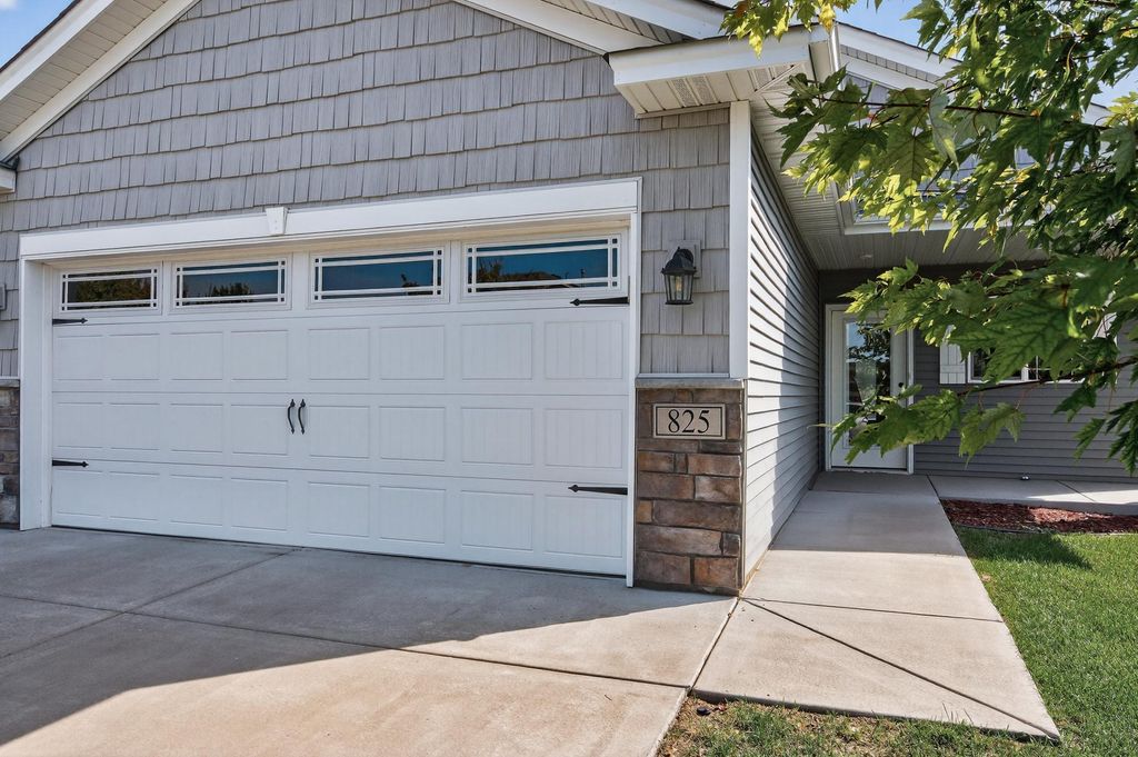 Photo of 825 Golden Way NW, Isanti, MN 55040 (MLS # 7007090)