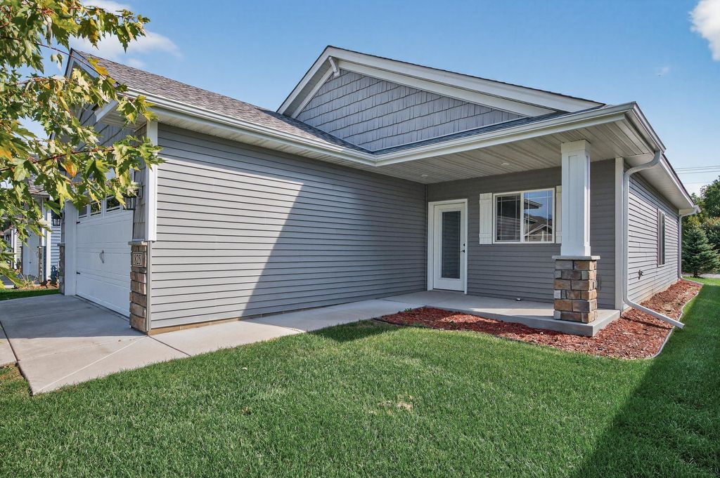 Photo of 825 Golden Way NW, Isanti, MN 55040 (MLS # 7007090)