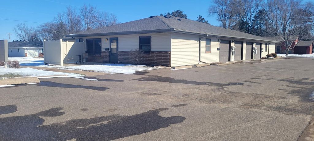 Photo of 3408 Miller Street #4, Eau Claire, WI 54701 (MLS # 7026727)