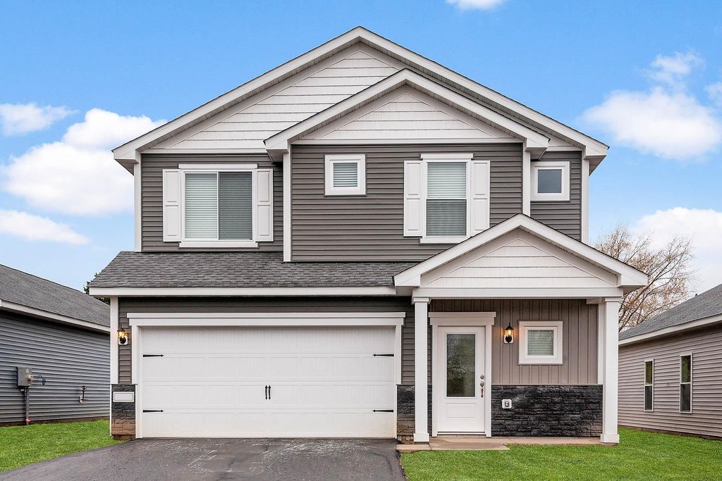 Photo of 402 Redwood Street N, Cambridge, MN 55008 (MLS # 6722821)