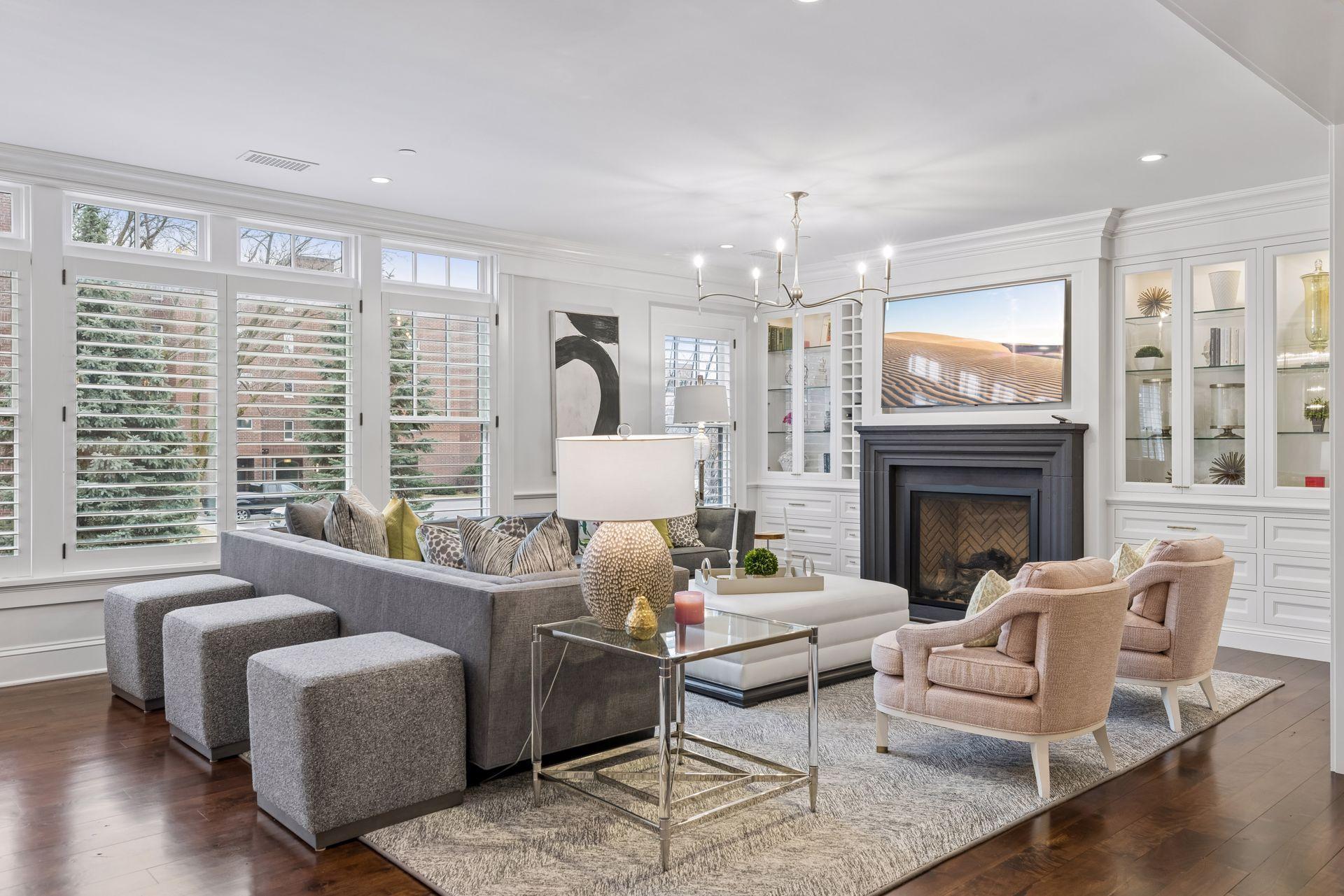 240 Minnetonka Avenue S 203