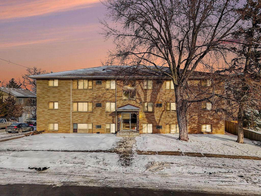 Photo of 1721 7th Street E, Saint Paul, MN 55106 (MLS # 7010762)