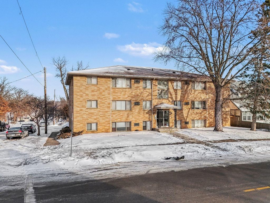 Photo of 1721 7th Street E, Saint Paul, MN 55106 (MLS # 7010762)