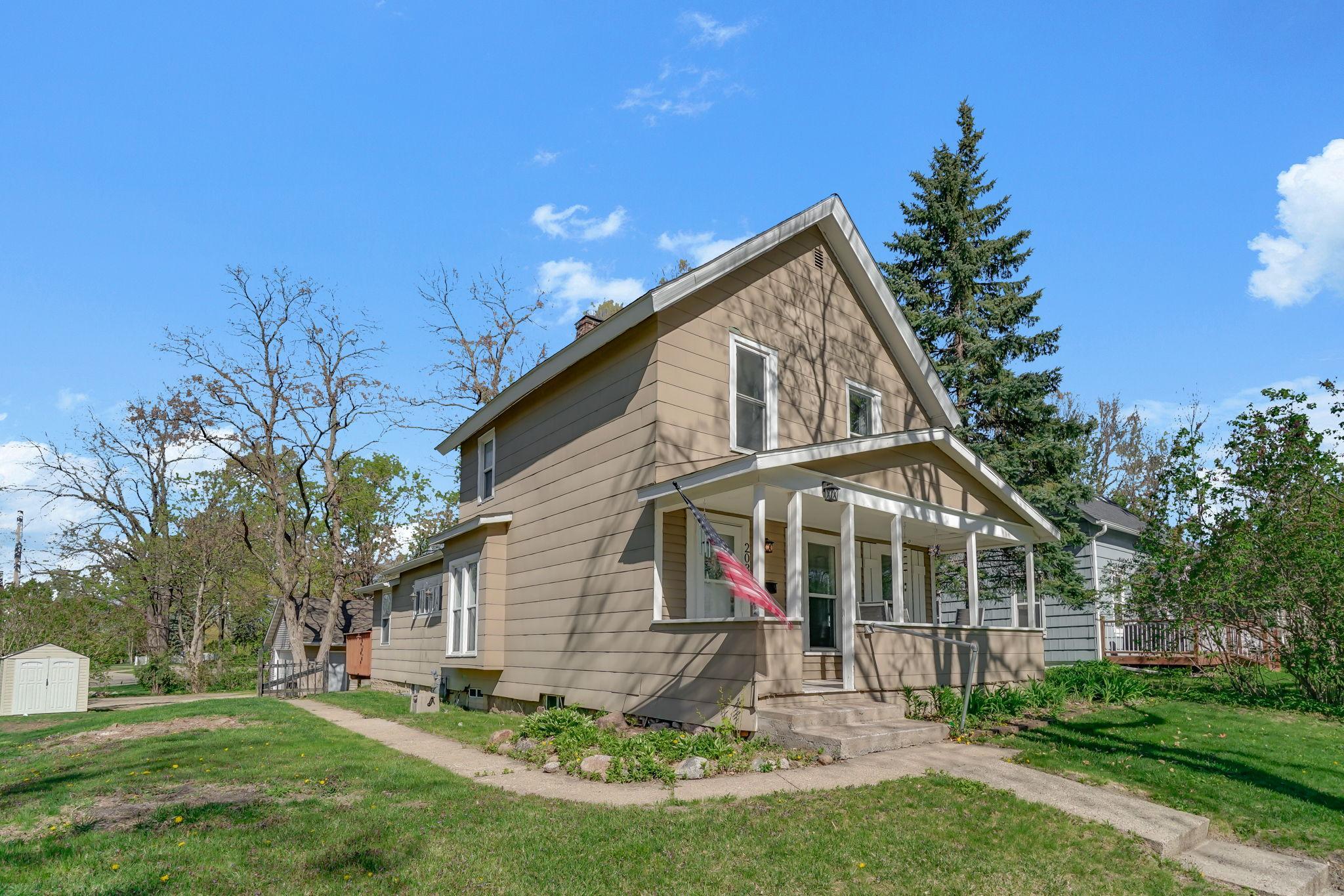 203 2nd Avenue NW