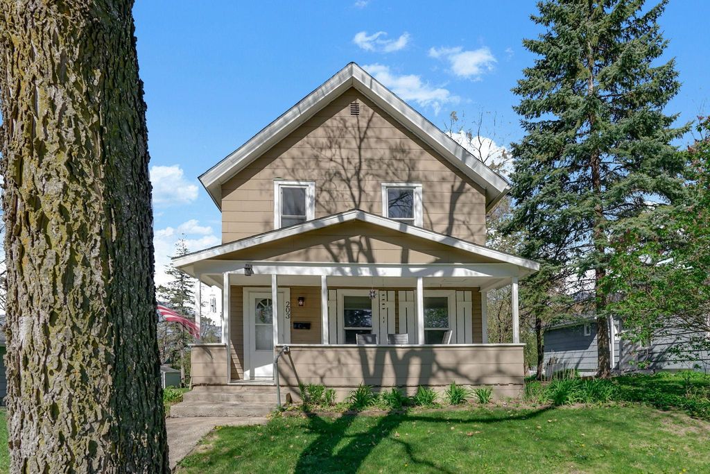 Photo of 203 2nd Avenue NW, Buffalo, MN 55313 (MLS # 7071155)