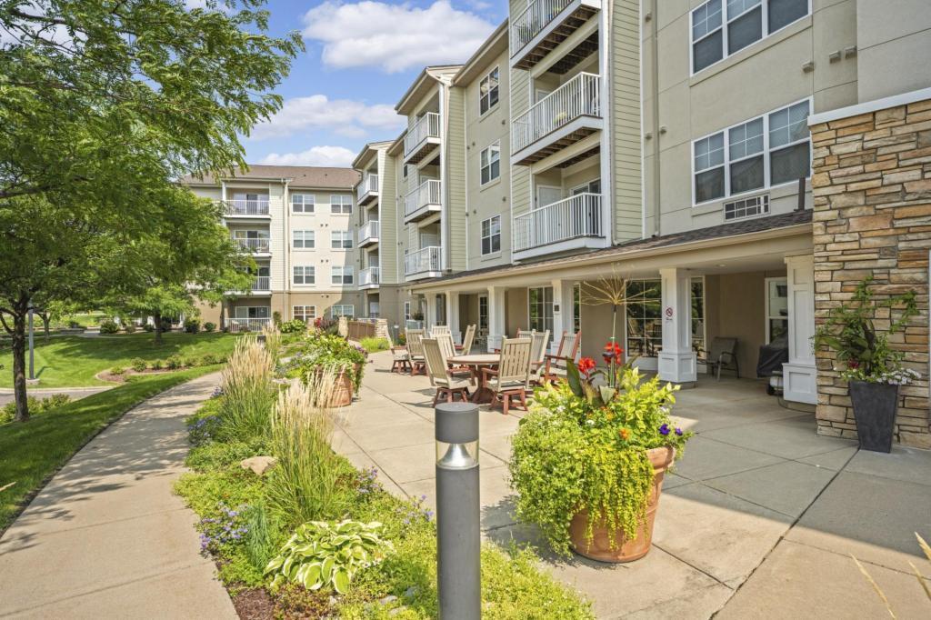 Photo of 5650 Boone Avenue N #319, New Hope, MN 55428 (MLS # 7153717)