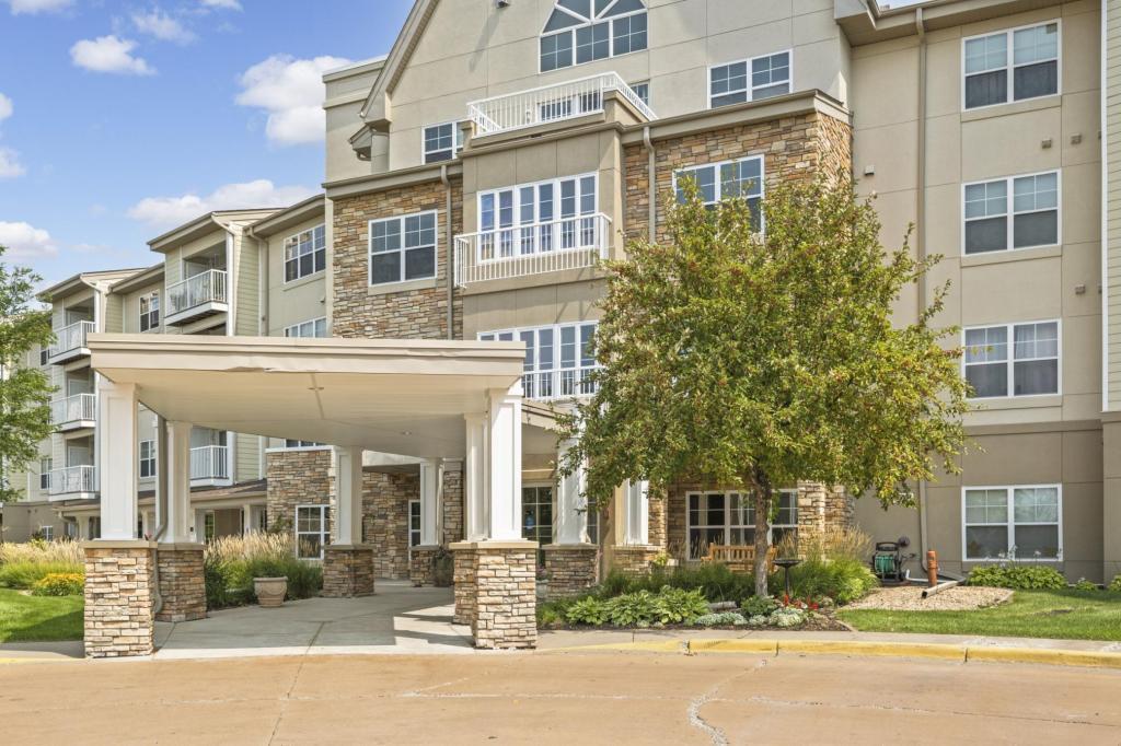 Photo of 5650 Boone Avenue N #319, New Hope, MN 55428 (MLS # 7153717)