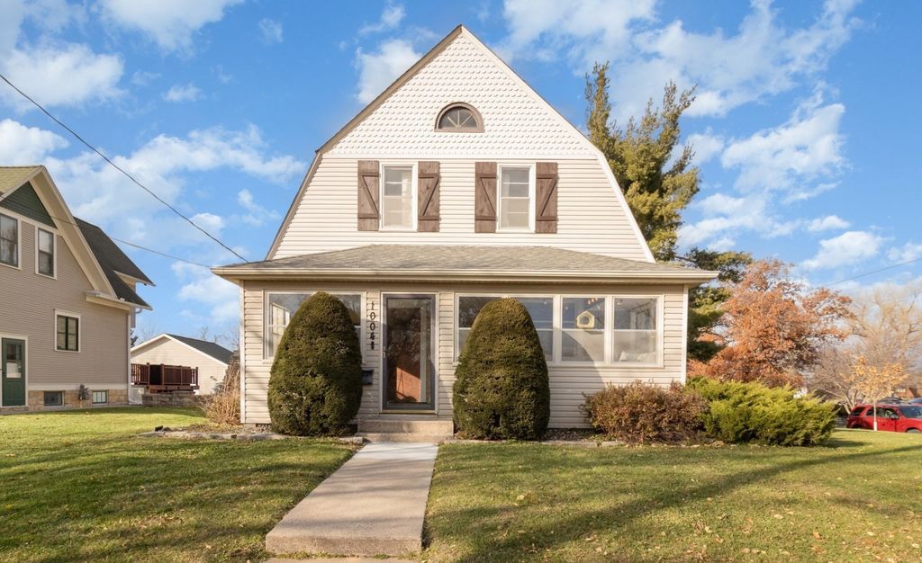 Photo of 1004 College Avenue, Red Wing, MN 55066 (MLS # 6822648)