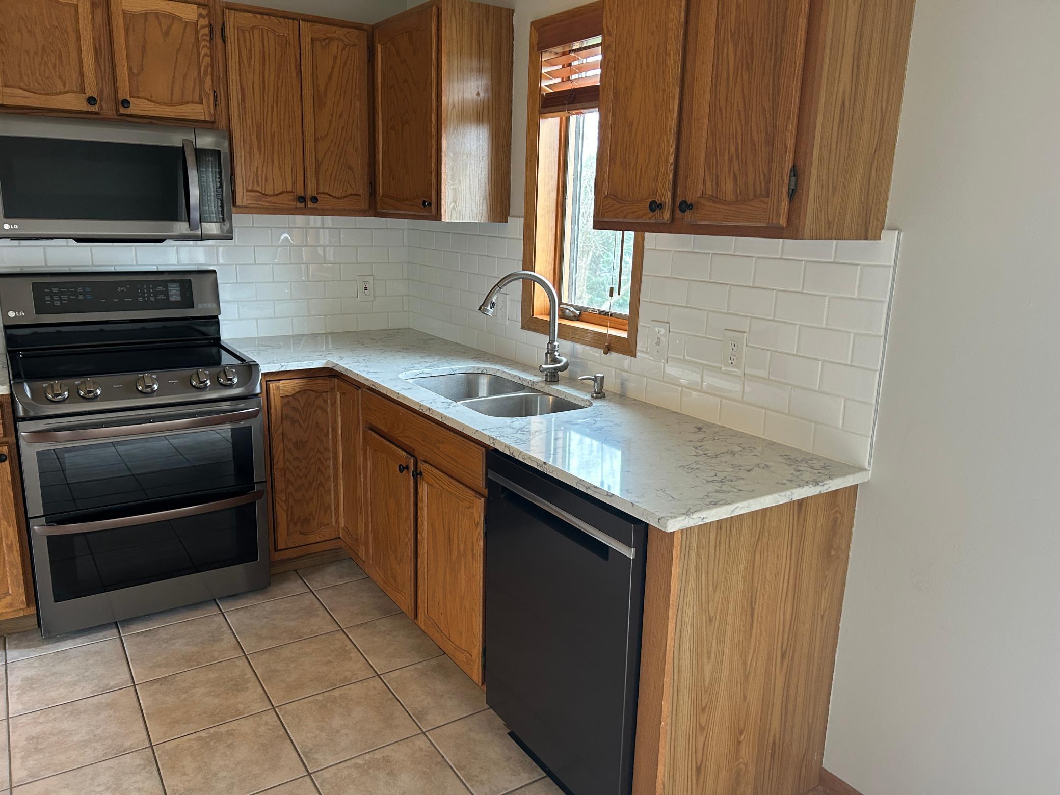 10385 166th Street W