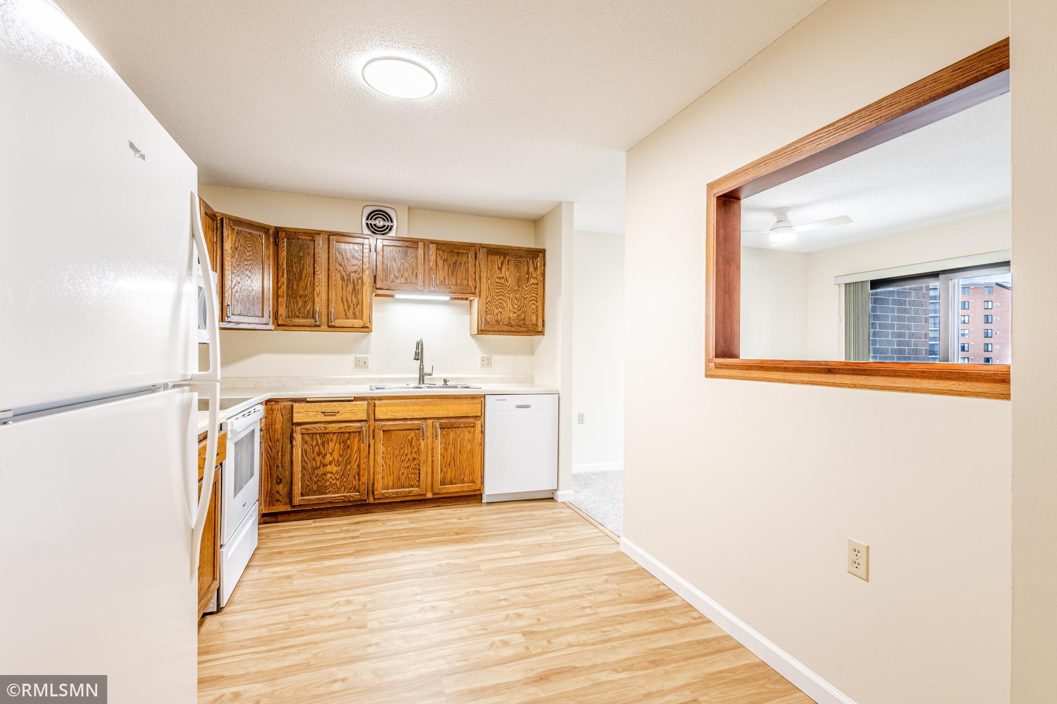 6615 Lake Shore Drive S 902