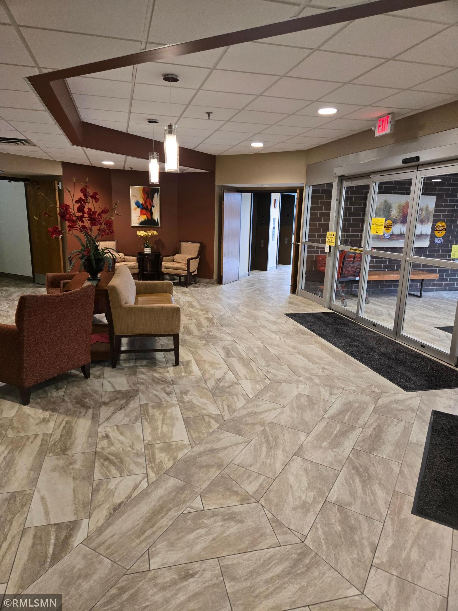 6615 Lake Shore Drive S 902