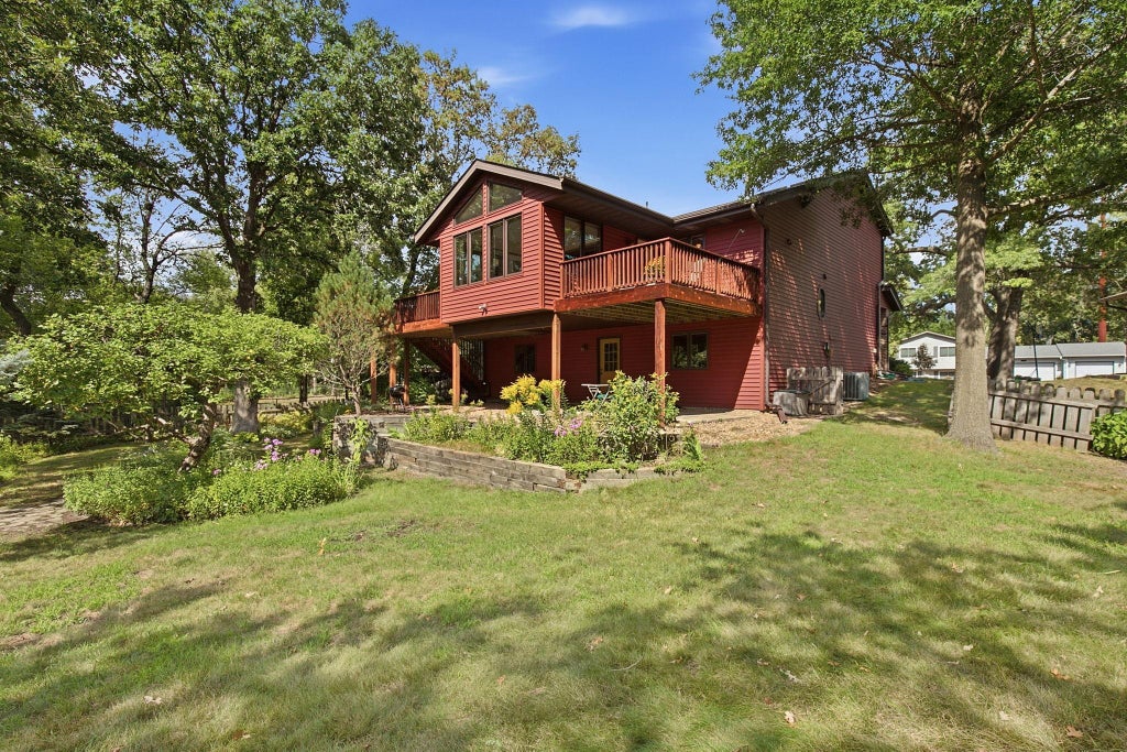 Photo of 948 Waterford Drive W, Eagan, MN 55123 (MLS # 7137554)