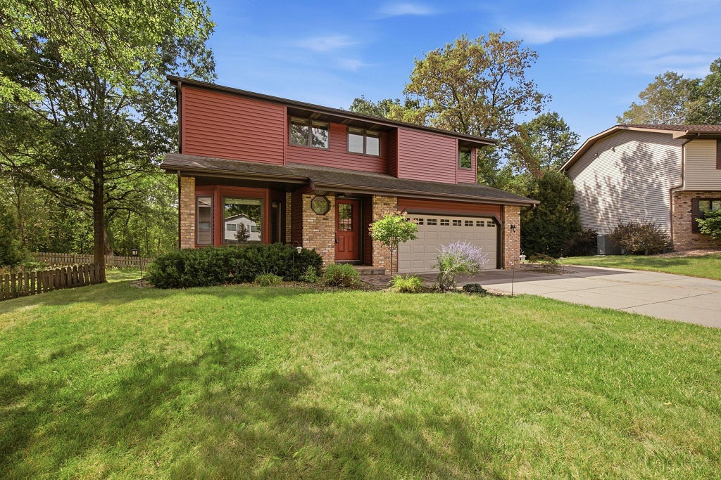 Photo of 948 Waterford Drive W, Eagan, MN 55123 (MLS # 7137554)