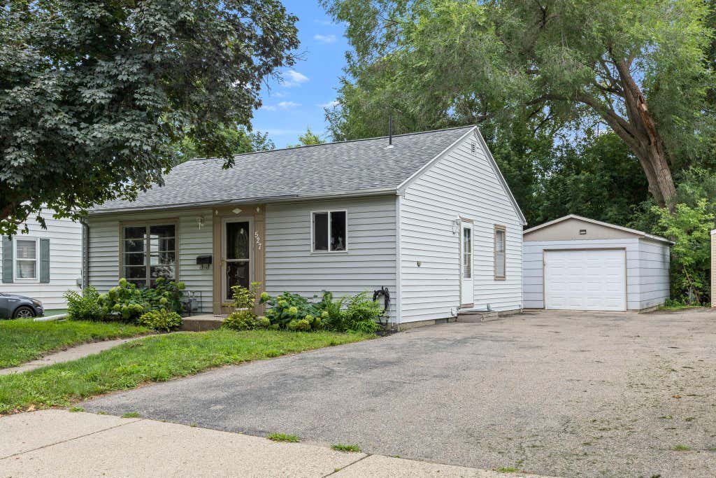 Photo of 527 Mound Avenue, Mankato, MN 56001 (MLS # 7124765)