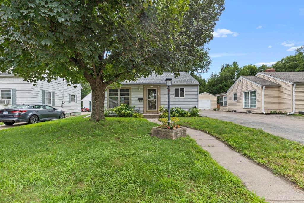 Photo of 527 Mound Avenue, Mankato, MN 56001 (MLS # 7124765)