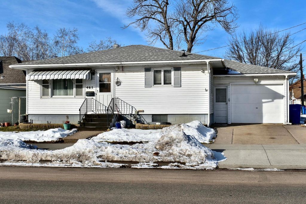 Photo of 465 Hamilton Street, Winona, MN 55987 (MLS # 7008112)