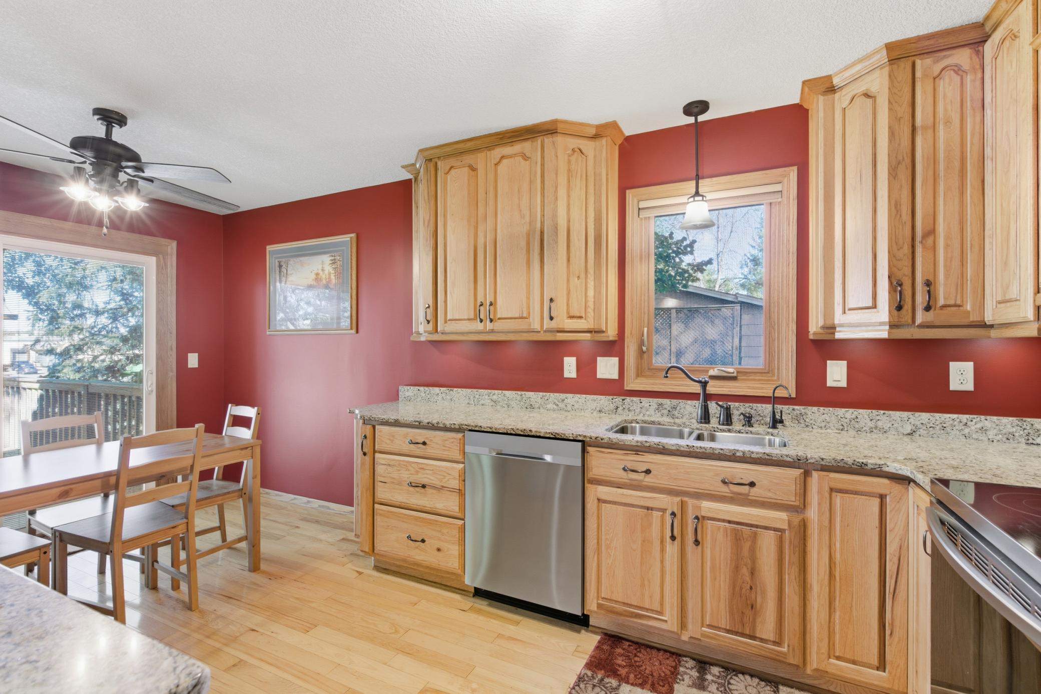 10528 Marmon Street NE