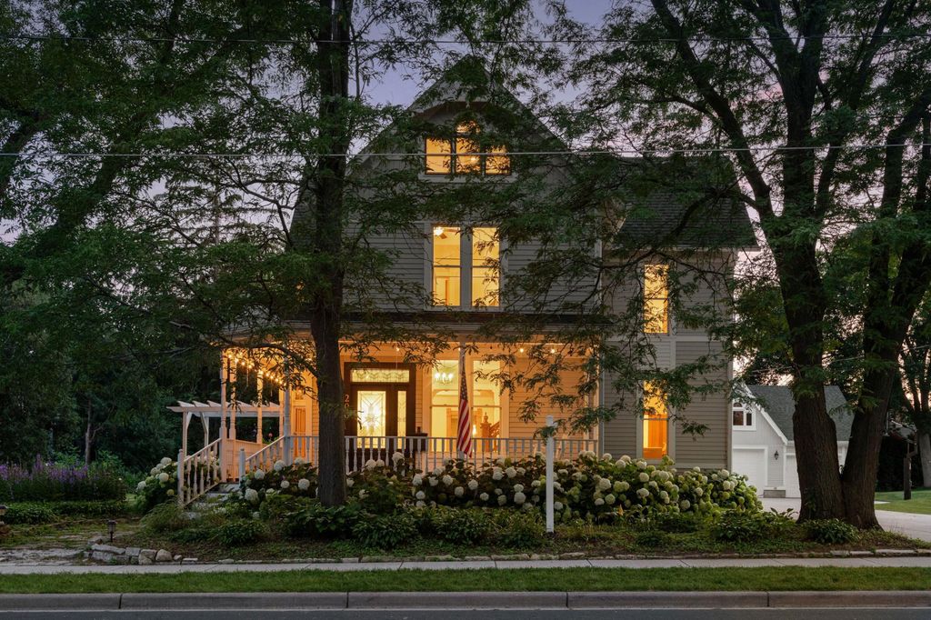 Photo of 206 5th Street S, Stillwater, MN 55082 (MLS # 7055254)