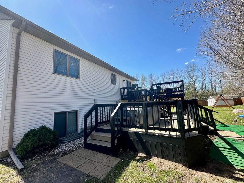 Photo of 1509 Meadowlark Court, Thief River Falls, MN 56701 (MLS # 7023395)