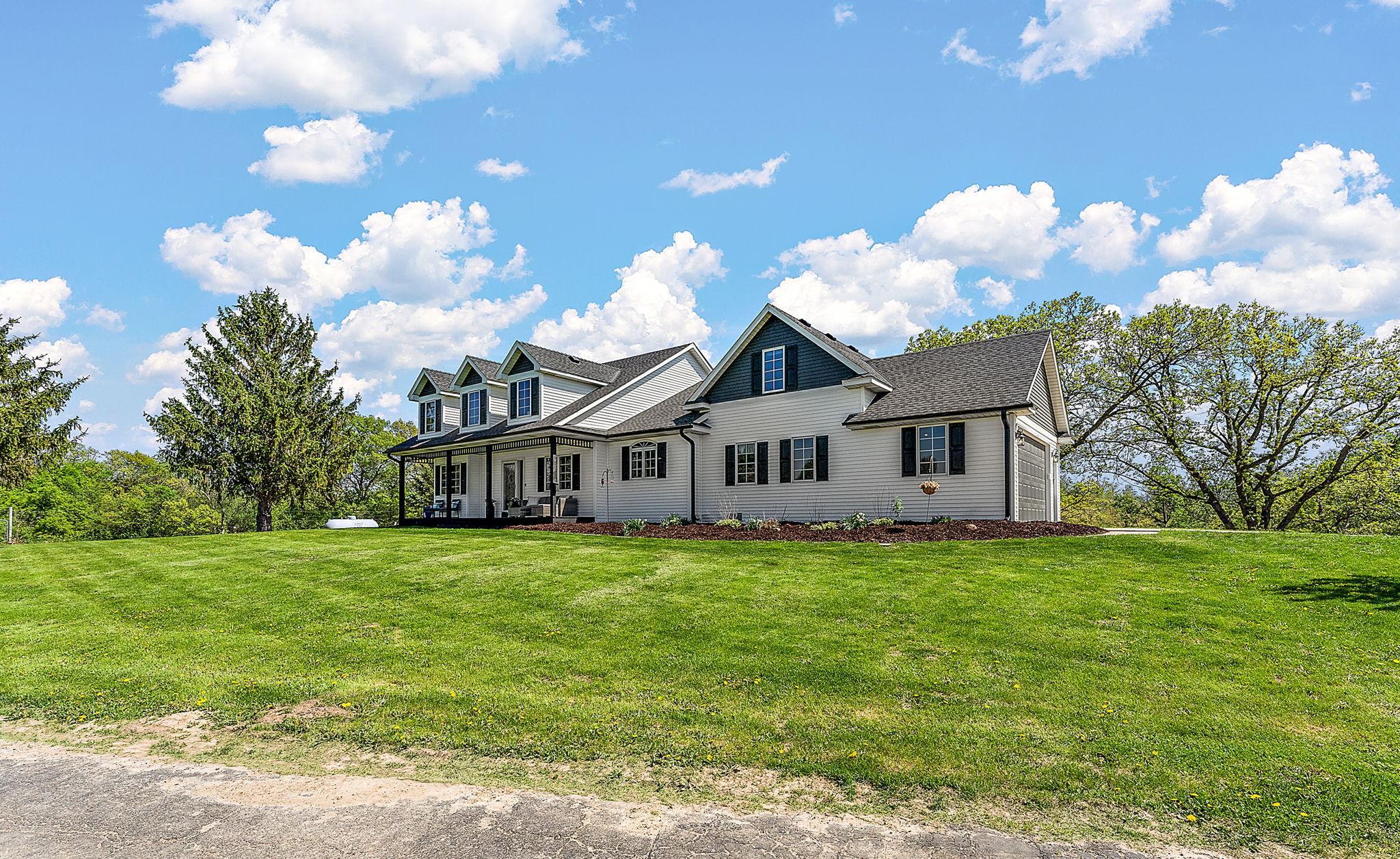 Prescott, Wisconsin, 54021, United States, 5 Bedrooms Bedrooms, ,6 BathroomsBathrooms,Residential,Active,2017498
