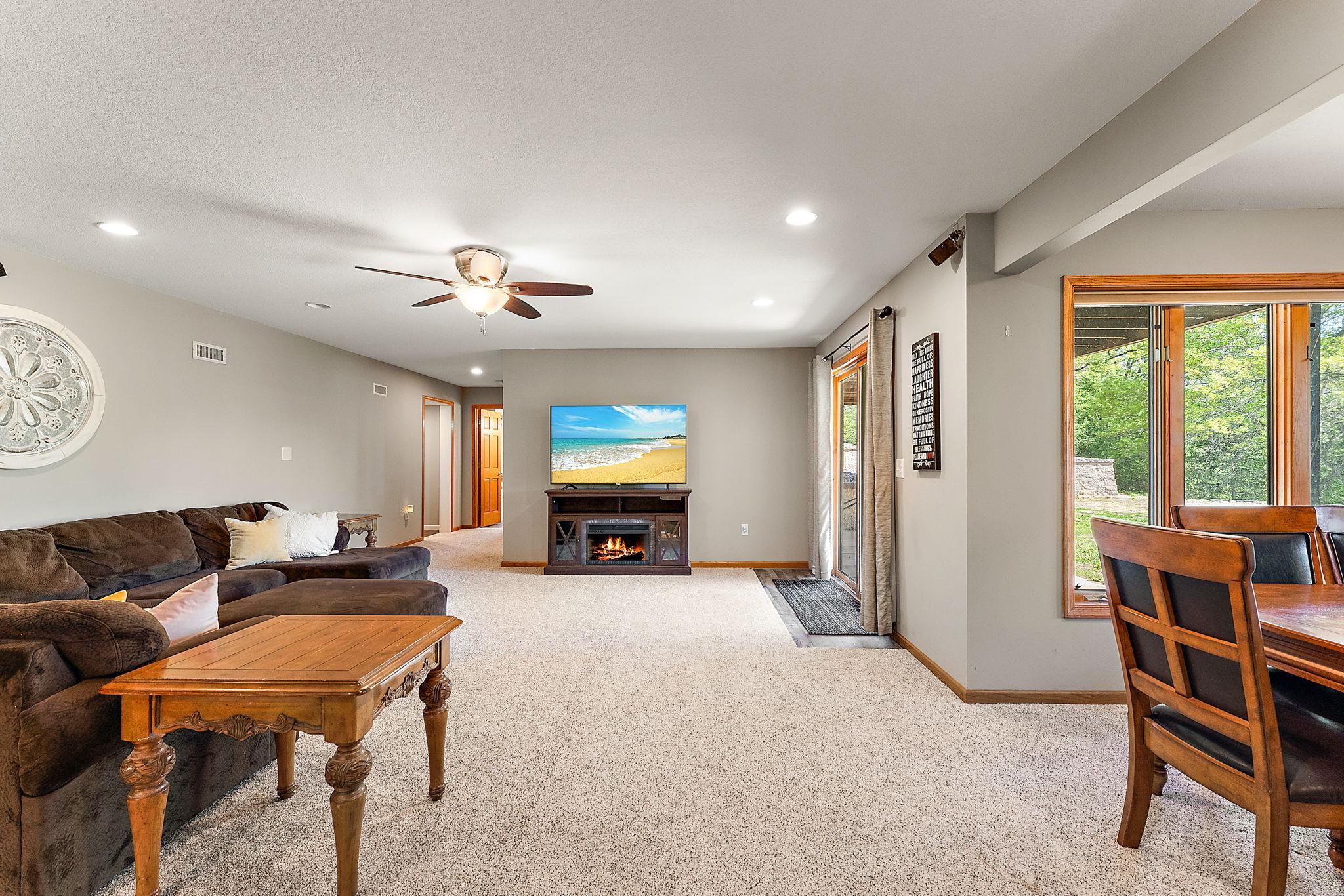 Prescott, Wisconsin, 54021, United States, 5 Bedrooms Bedrooms, ,6 BathroomsBathrooms,Residential,Active,2017498
