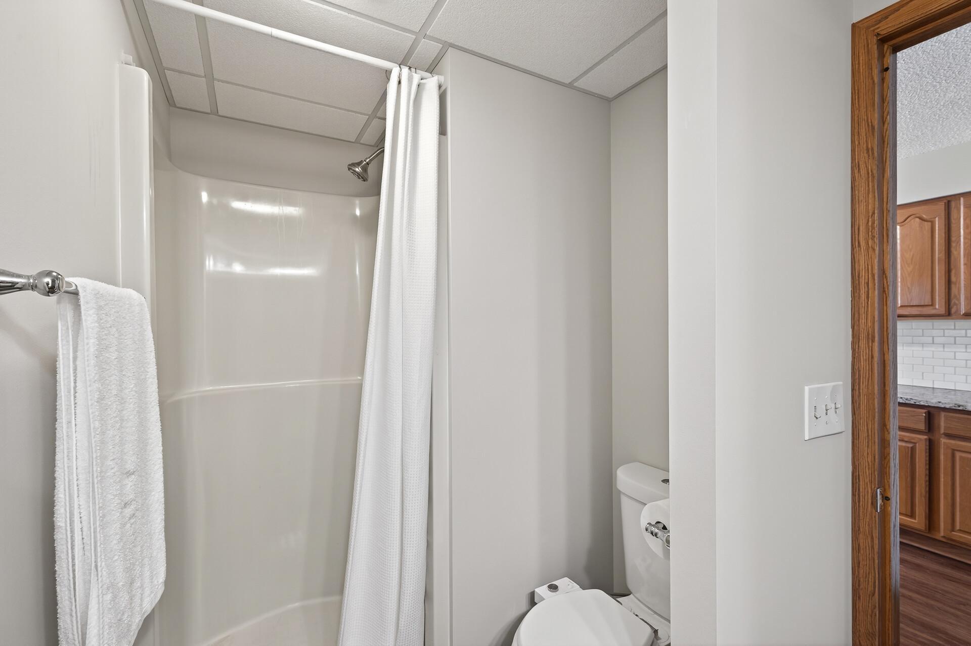 Roseville, Minnesota 55113, United States, 3 Bedrooms Bedrooms, ,2 BathroomsBathrooms,Residential,Active,224776