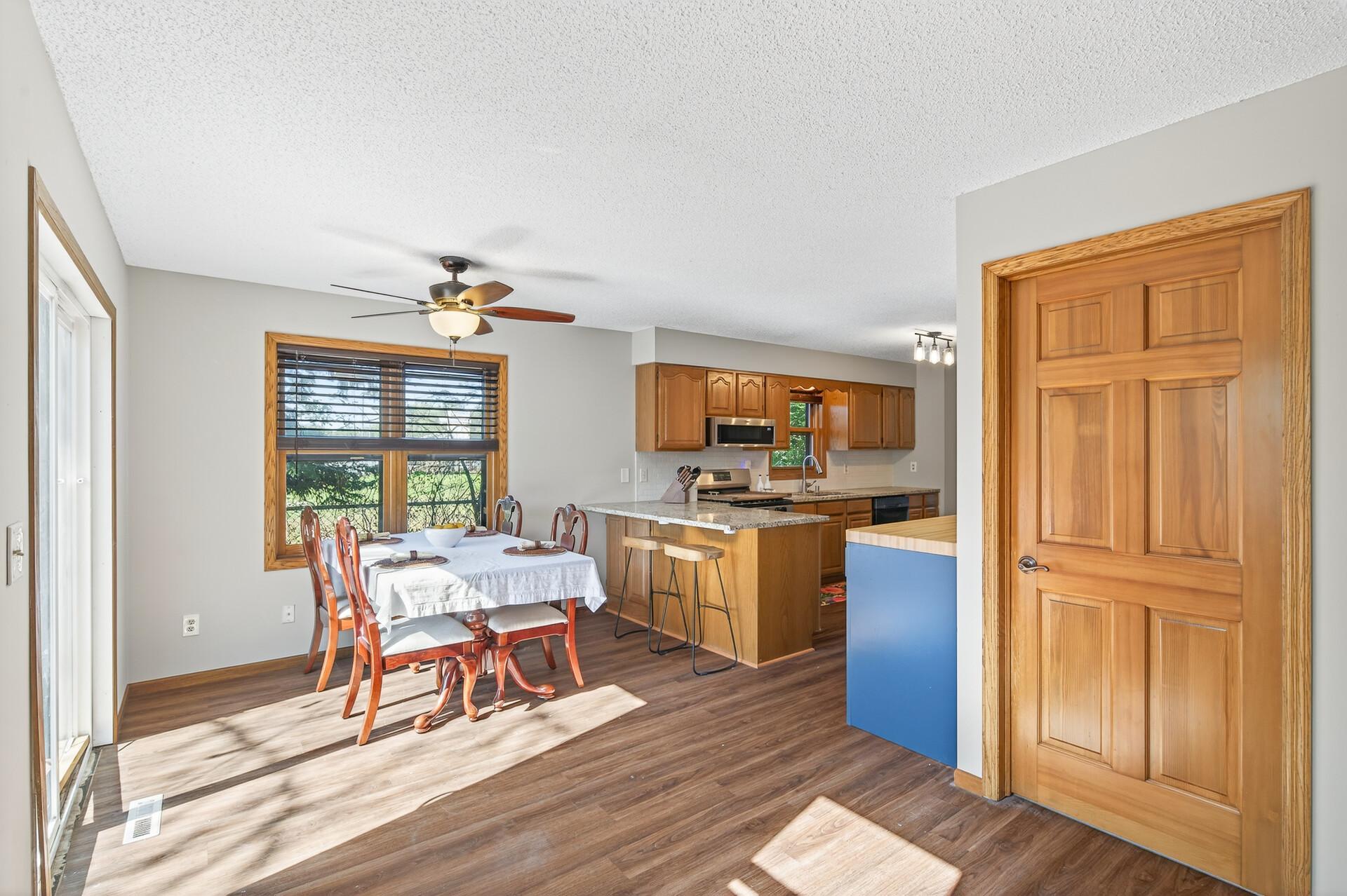 Roseville, Minnesota 55113, United States, 3 Bedrooms Bedrooms, ,2 BathroomsBathrooms,Residential,Active,224776