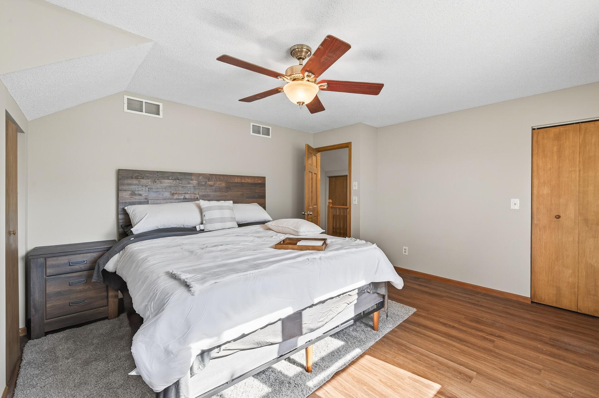 Roseville, Minnesota 55113, United States, 3 Bedrooms Bedrooms, ,2 BathroomsBathrooms,Residential,Active,224776