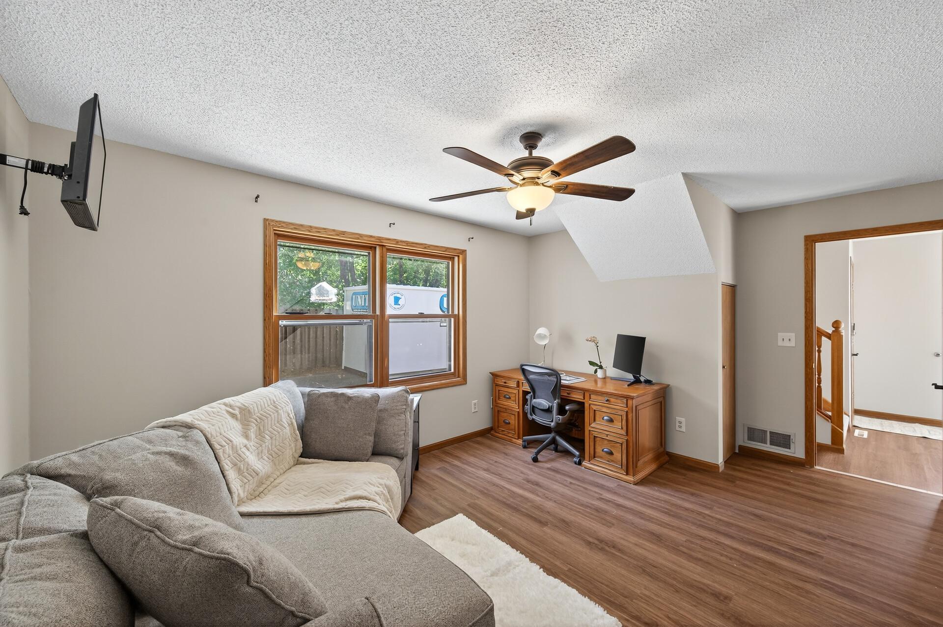 Roseville, Minnesota 55113, United States, 3 Bedrooms Bedrooms, ,2 BathroomsBathrooms,Residential,Active,224776