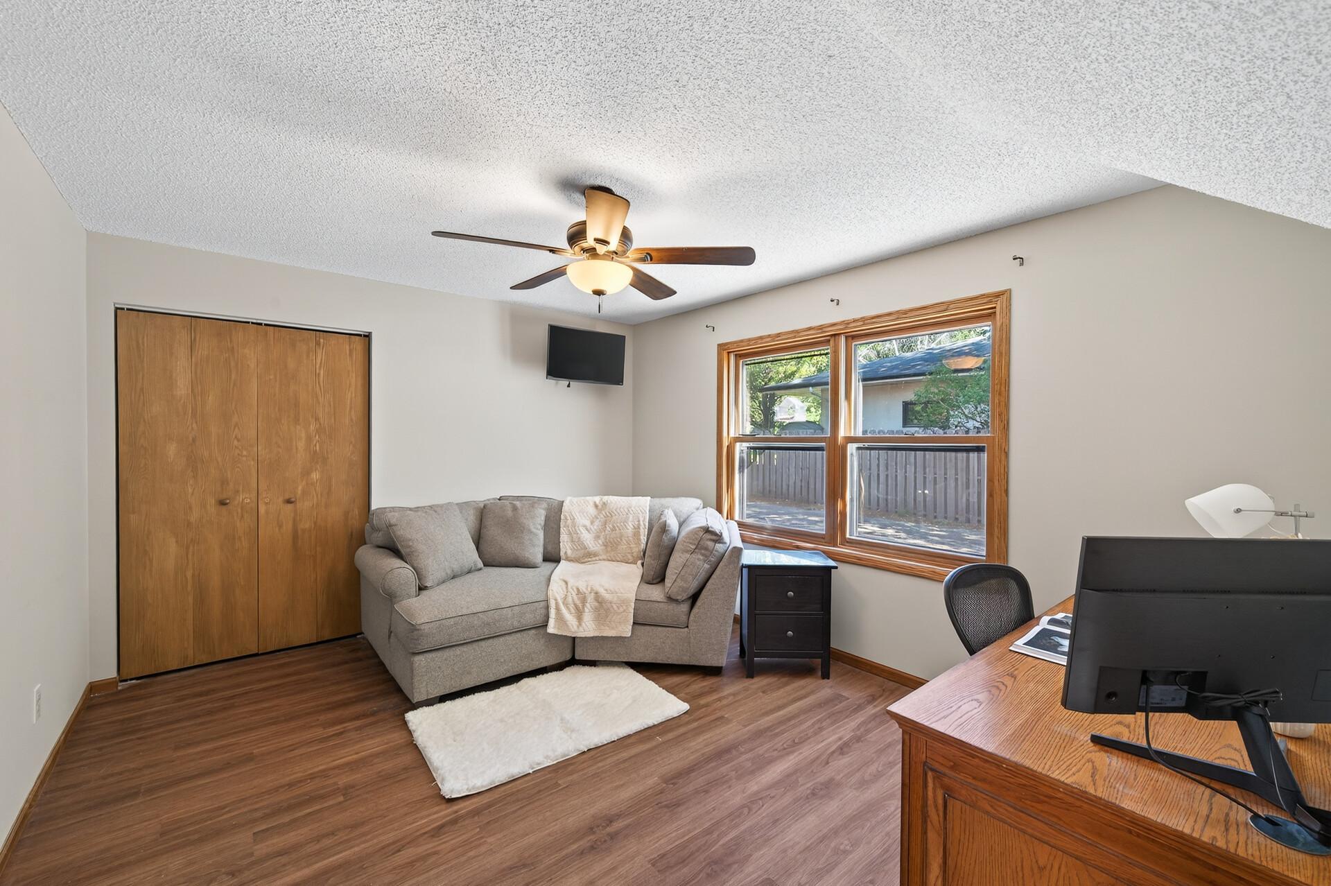 Roseville, Minnesota 55113, United States, 3 Bedrooms Bedrooms, ,2 BathroomsBathrooms,Residential,Active,224776